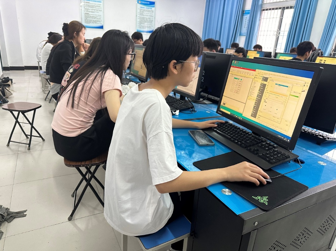 人在玩电脑AI 生成的内容可能不正确。